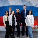 Региональный Координатор Федерального Партийного Проекта «Новая школа» Галина Гореликова вместе с Министром образования и спорта Романом Голубевым и Главой Олонецкого района Вадимом Мурым посетили основную школу N1 в Олонце