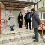 «Единая Россия» в Ворошиловском районе провела мониторинг капитального ремонта детской городской поликлиники №17