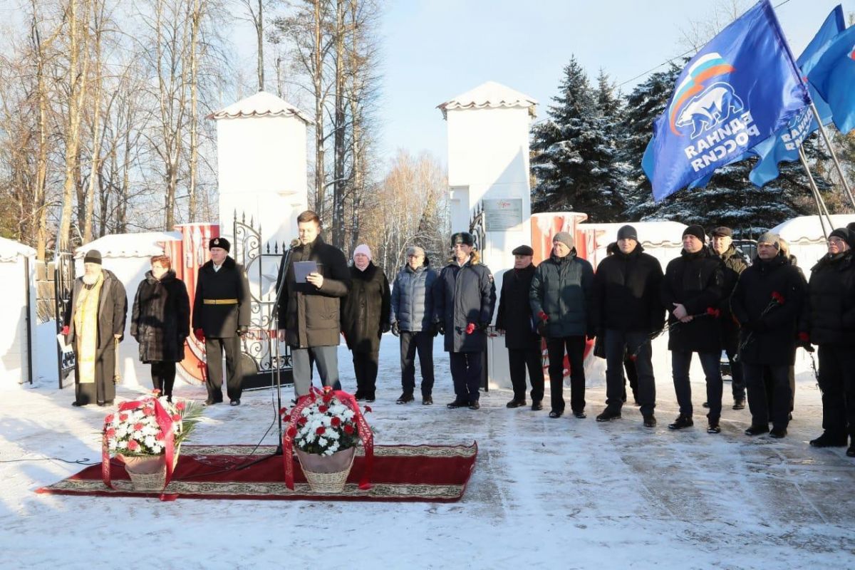 Великие Луки отметили 81-ю годовщину освобождения от немецко-фашистских  захватчиков