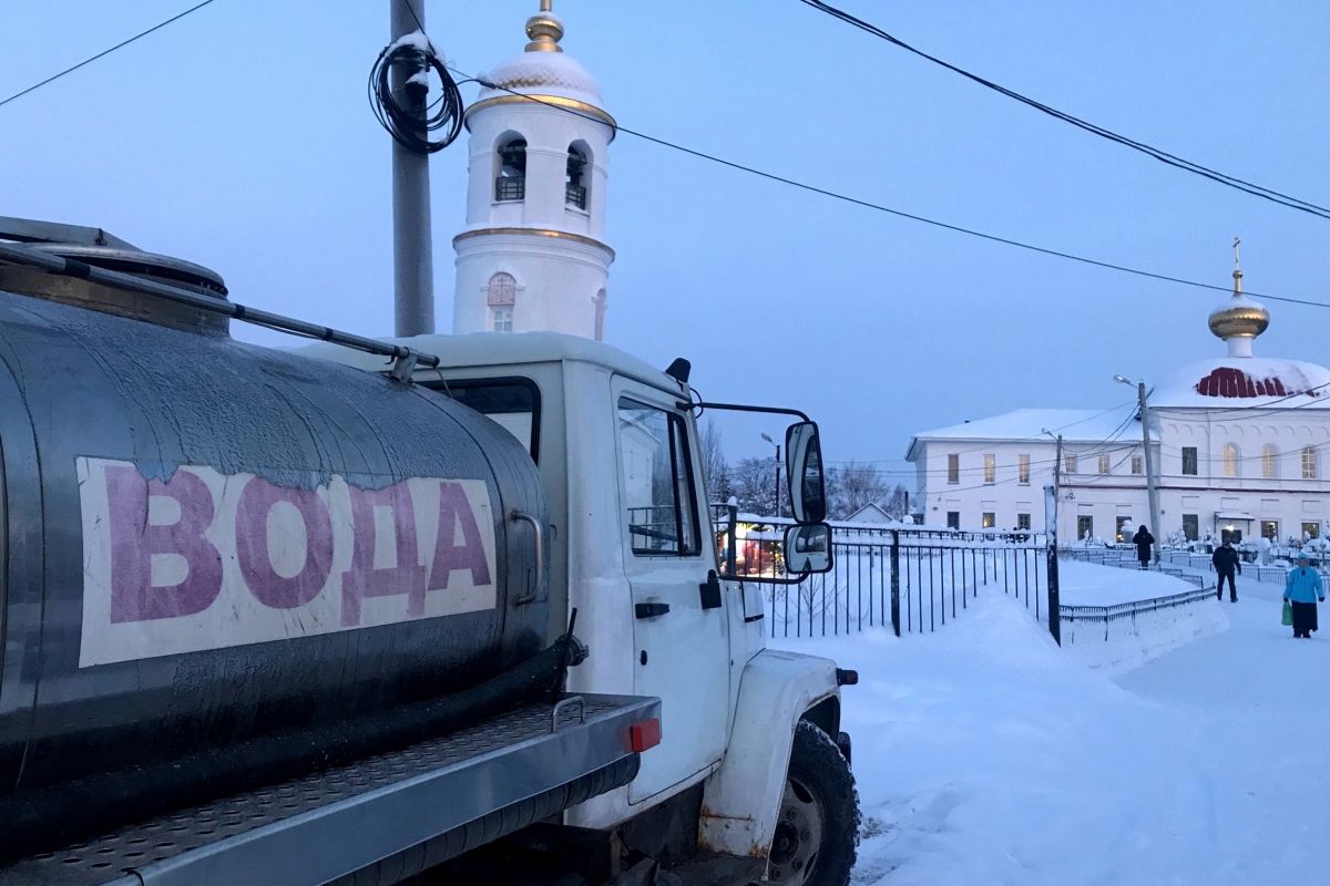 В Свято-Ильинском соборе совершили освящение воды | 18.01.2024 |  Архангельск - БезФормата