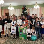 Мольберт, смартфоны, набор для творчества: «Единая Россия» исполняет желания детей