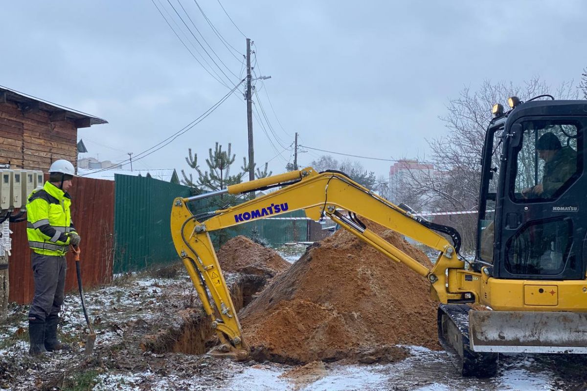 По социальной газификации газ подведён до границ 900 тысяч участков,  подключено полмиллиона домов по всей стране