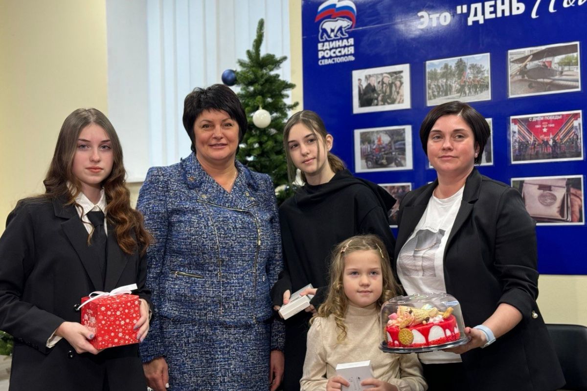 Татьяна Лобач приняла участие во всероссийской благотворительной акции «Елка желаний»