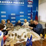 Активисты первичного отделения партии «Единая Россия» «Пролетарское» провели мастер-класс по изготовлению блиндажных свечей