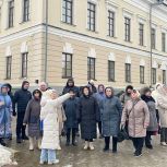 Депутаты Волжска организовали экскурсию для близких участников СВО