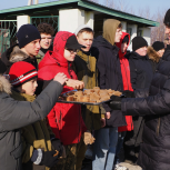 Память жителей блокадного Ленинграда почтили в Приморье