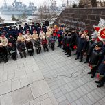 Олег Кожемяко почтил память жертв блокады Ленинграда