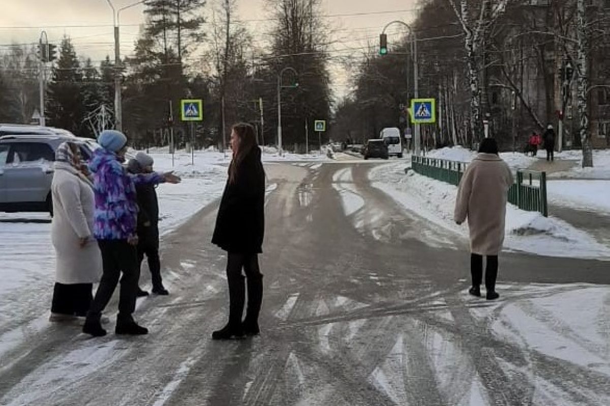 В Ленинском районе Саранска партийцы провели мониторинг безопасности передвижения детей