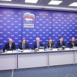 «Единая Россия» возьмет на особый контроль развитие промышленности в регионах