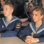 Сотрудники Росгвардии приняли участие в первых в этом году «Уроках мужества», организованных «Единой Россией» в Херсонской области