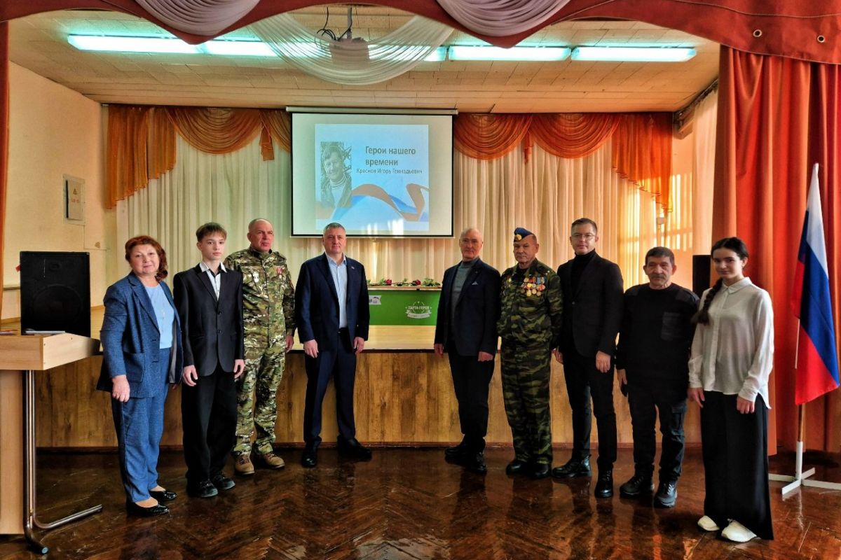 В Тольятти открыли «Парту Героя» в память о выпускнике школы, погибшем в зоне СВО