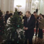 В Арамиле осуществили новогоднюю мечту пятилетнего Тимофея