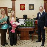 Глава Мордовии исполнил новогоднюю мечту школьницы из Саранска