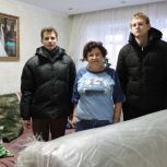 «Единая Россия» передала омским волонтёрам ткани для пошива тёплой одежды участникам СВО