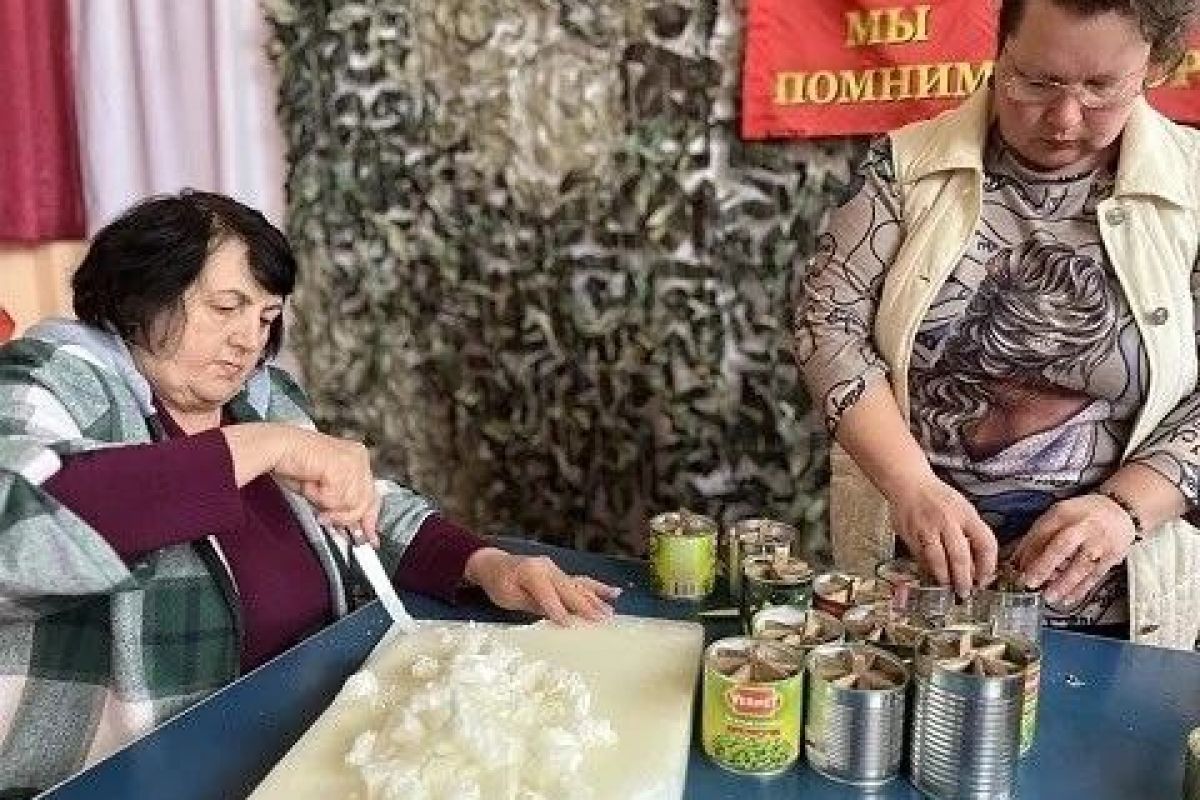 Жители села Безымянное собрали посылки для военнослужащих в зону СВО