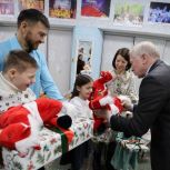 Владимир Мазур исполнил мечты детей в рамках акции «Елка желаний»