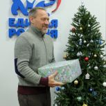 «Всегда приятно дарить подарки»: Александр Бельский исполнил новогоднее желание юного петербуржца
