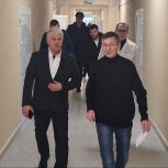 В Каслях обсудили ход капитального ремонта лечебного корпуса №2