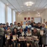 В Саратовской области «Единая Россия» наградила волонтёров за помощь фронту