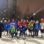 Спорт, единство и народный дух: в районе Левобережный прошел хоккейный матч