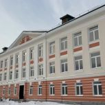 Михаил Ершов проверил реконструкцию школы № 4 в Верхнем Тагиле