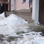 Качество уборки снега во дворах Великого Новгорода вызывает вопросы