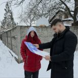 Добрые дела возвращаются теплом: как депутат и юная художница обменялись подарками