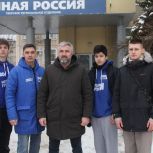 «Единая Россия» закупила воду для бойцов СВО