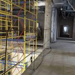 Ход строительных работ нового педиатрического корпуса больницы под контролем у партийцев Губкинского