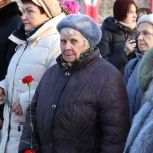 «Единая Россия» приняла участие в мероприятиях в честь 82-ой годовщины снятия блокады Ленинграда