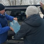 Единороссы занимаются восстановлением домов и ликвидацией последствий обстрела в Дебальцево (ДНР)