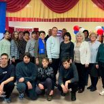 Все лучшее – детям: партийцы передали юнармейцам новую экипировку