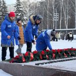 Свердловские молодогвардейцы почтили память героев блокадного Ленинграда