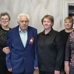 Депутат «Единой России» поздравила верхнеуфалейского долгожителя с 90-летием