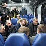 Александр Бельский проехал от Сестрорецка до Финляндского вокзала на новом электропоезде серии ЭП2ДМ