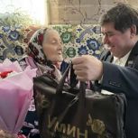 В селе Новые Чути партийцы поздравили местных жительниц с 90-летием