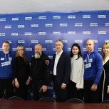 Олег Колесников встретился с партийцами, молодогвардейцами и волонтёрами Миасса