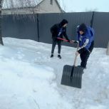 «Снежный десант» «Единой России» продолжает очищать снег во всех муниципалитетах региона