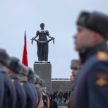 «Подвиг защитников Ленинграда стал вечным символом патриотизма и мужества»: в Петербурге отмечают 82-ю годовщину полного освобождения города от фашистской блокады