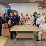 В Губкинском члены общественной организации инвалидов «Возможности без границ» побывали в новой школе № 7
