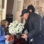 Руки помнят тяжесть войны, а сердце – пережитую боль: единороссы поздравили Ларису Спиридоновну Бояр с 98‑летием