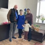 Краевые депутаты поздравляют семьи с новогодними праздниками