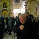 Александр Соколов поздравил жителей области с Крещением