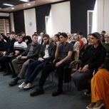 «Молодая Гвардия» и «Волонтерская Рота» провели тематическую беседу об истории освобождения Ленинграда