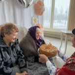 «Единая Россия» поздравила старшее поколение Советского и Степновского округов