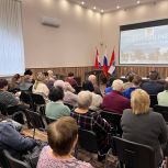 «Что волнует людей — то и должно быть в планах»: депутаты обсудили с жителями насущные проблемы