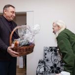 Партийцы поздравили ветерана ВОВ Железнодорожного района с 99-летием