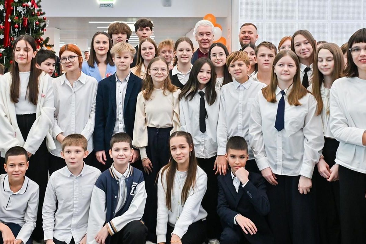 Сергей Собянин открыл новое здание школы в Коммунарке