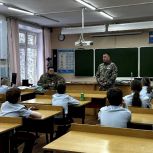 «Наши наставники»: участники СВО проводят «Уроки мужества» для кадетов