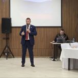 Вячеслав Брозовский вручил медали березовчанам, участвующим в сборе гумпомощи для бойцов СВО